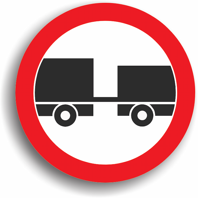 Accesul interzis autovehiculelor cu remorca, cu exceptia celor cu semiremorca sau cu remorca cu o osie