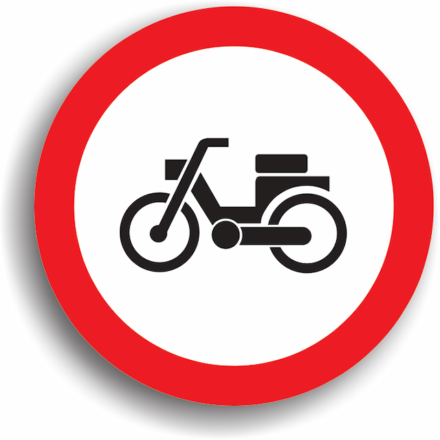 Accesul interzis mopedelor (ciclometrelor)